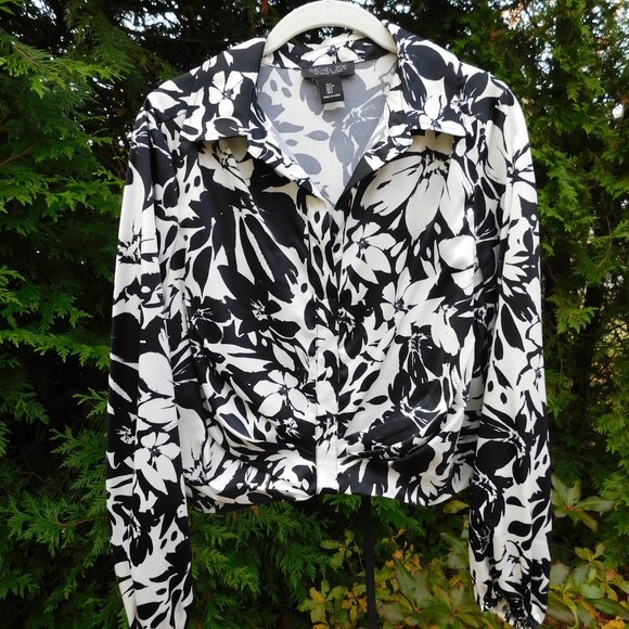 Rachel Zoe Collared Plunging VNeck Pleated Crop Blouse - Picture 1 of 4